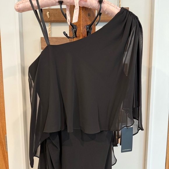 Adrianna Papell Black One Shoulder Draped Side Asymmetrical Neck Prom Dress 4 - Picture 5 of 16
